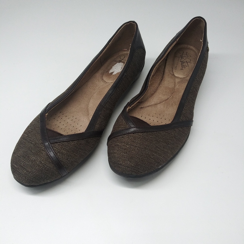 LIFE STRIDE "Soft System"  Brown Fabric/Faux